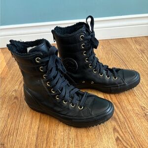 Chuck Taylor Converse fur hi rise